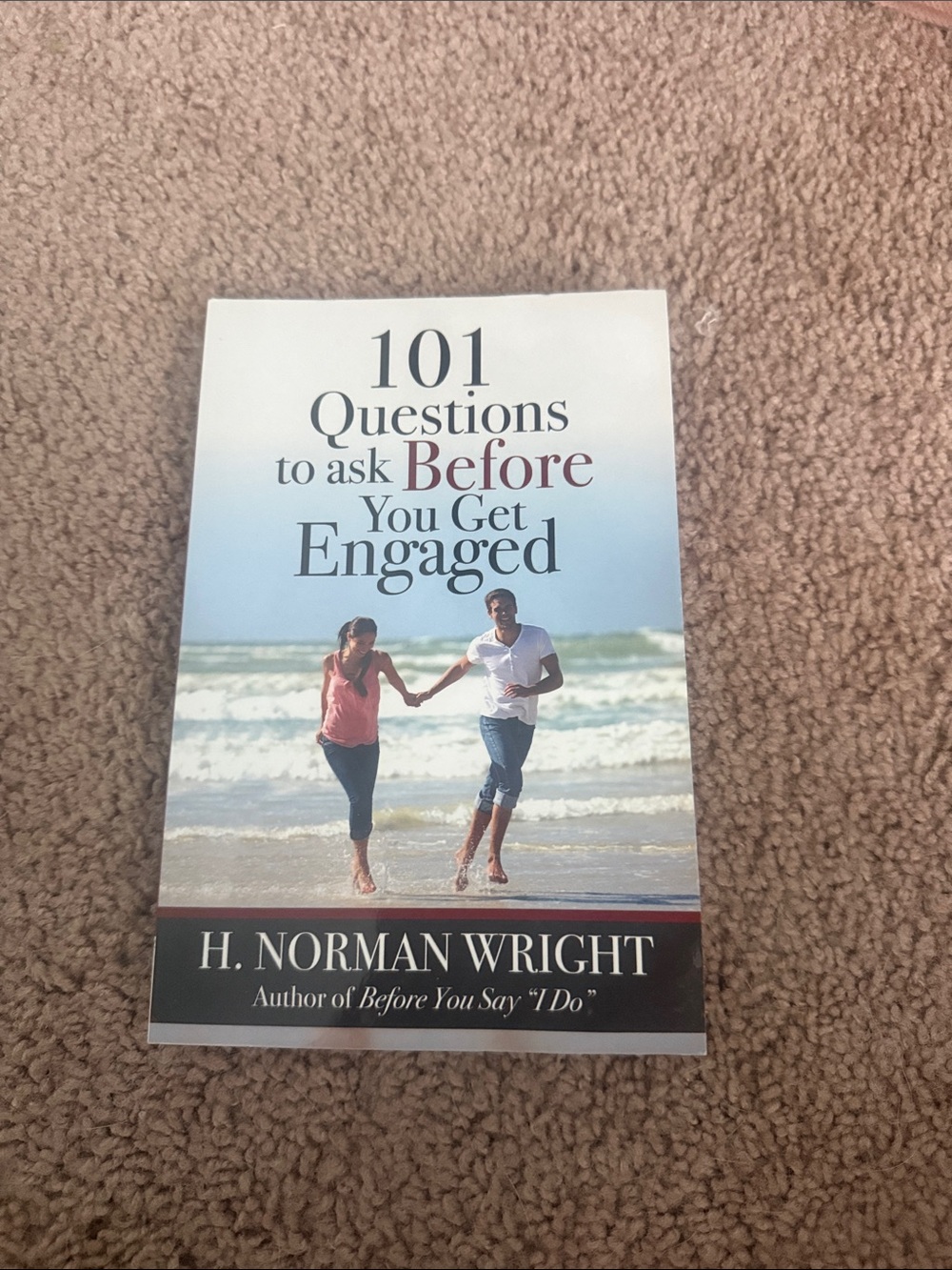 101 Questions to Ask Before You Get Engaged - H. Norman Wright (Beach Cover)